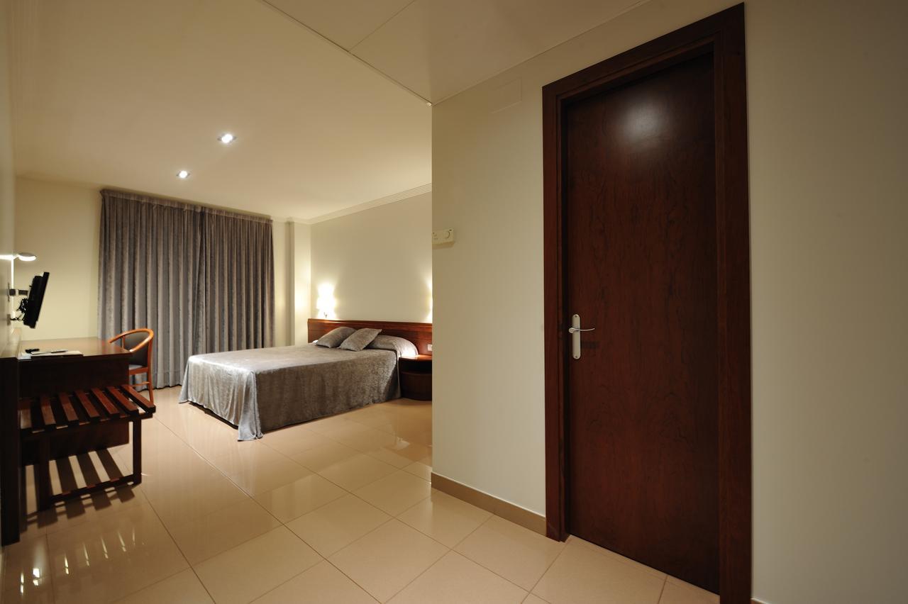 Hotel Els Noguers Manresa Exteriör bild