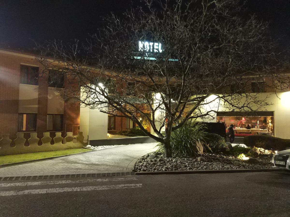 Hotel Els Noguers Manresa Exteriör bild